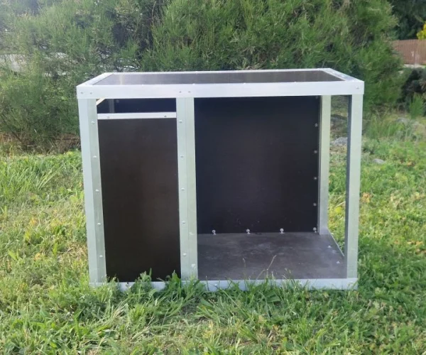 Szendvicspanel Kutyaszállító box