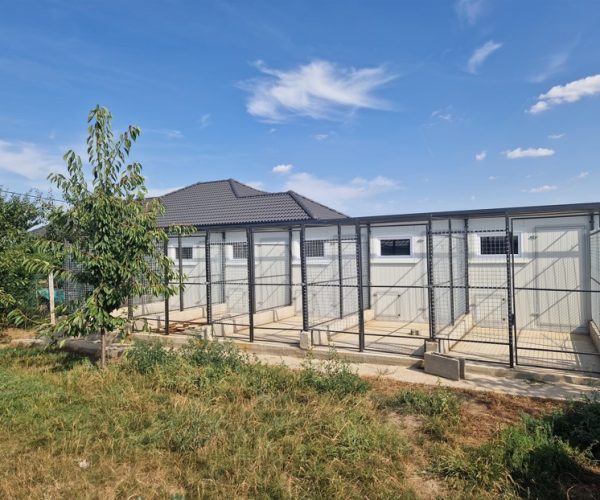 Könnyűszerkezetes kennel